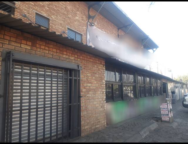 1,400M² BUSINESS FOR SALE IN RUSTENBURG CENTRAL